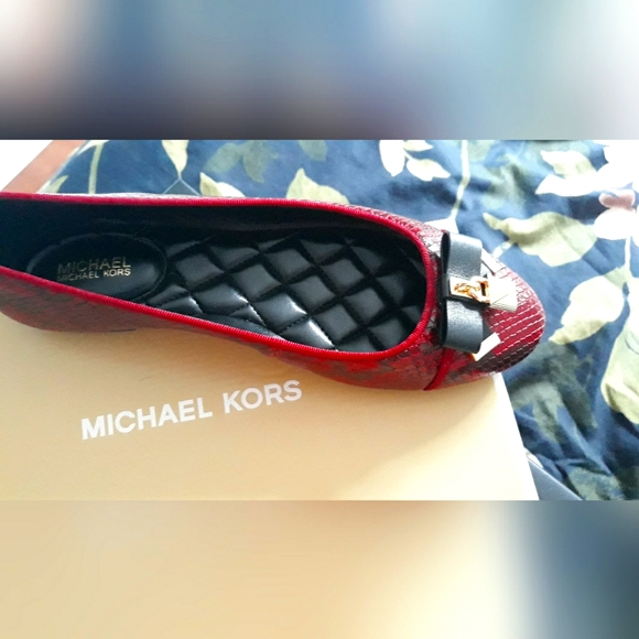 shoes - Picture 1 of 3